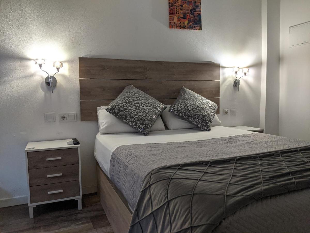 Hostal Olozaga Alicante Bagian luar foto