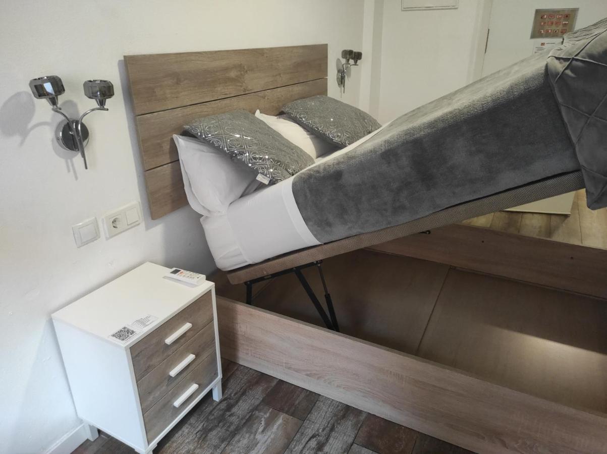 Hostal Olozaga Alicante Bagian luar foto